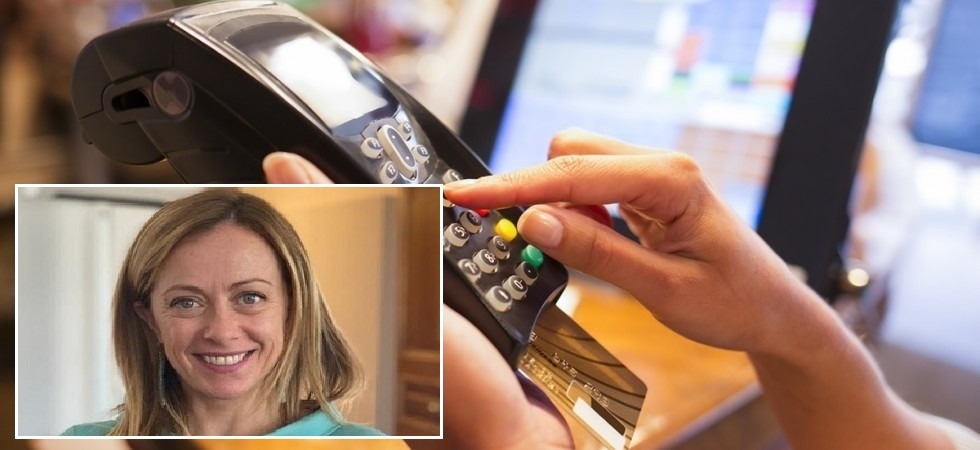 Il Governo alza l'obbligo per i pagamenti Pos a 60 euro, la Corte dei conti